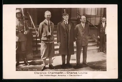 AK Clarence Chamberlin, Charles Levine, Die Heldenflieger Amerika-Deutschland, Flugzeug