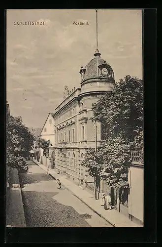 AK Schlettstadt, Strassenpartie mit Postamt