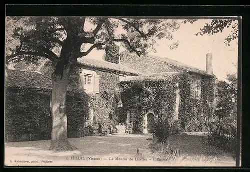 AK Iteuil, Le Moulin de Lizelier, l`Entrée