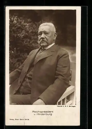 AK Reichspräsident Paul von Hindenburg in edlem Anzug