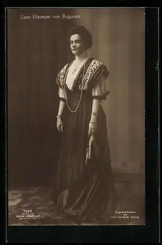 AK Zarin Eleonore von Bulgarien in einem festlichen Kleid