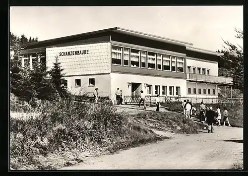 AK Oberhof in Thür., Gäste vor der Schanzenbaude