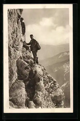 AK Rax, am Malersteig, drei Bergsteiger beim Aufstieg mit Seil