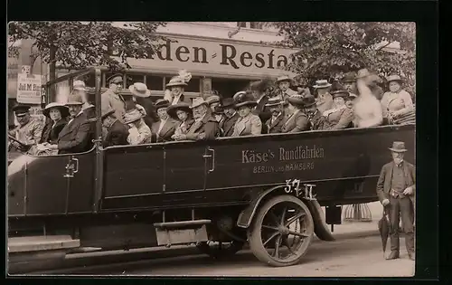 AK Käse`s Rundfahrten, Berlin und Hamburg, Autobus mit Touristen