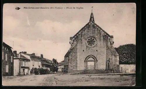 AK Mézières-sur-Issoire, Place de l'Eglise