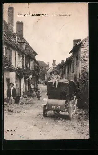 AK Coussac-Bonneval, Rue Traverière, Strassenpartie