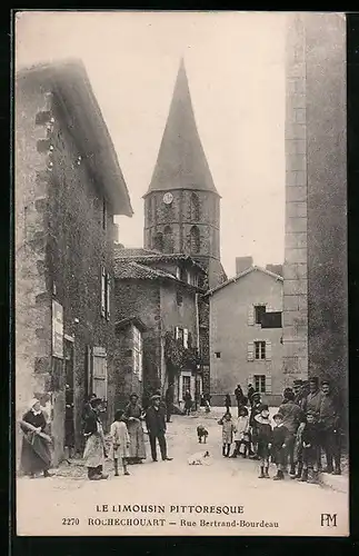 AK Rochechouart, Rue Bertrand-Bourdeau, Strassenpartie