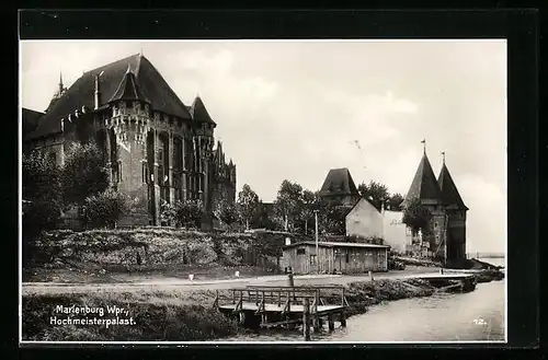 AK Marienburg, Hochmeisterpalast vom Wasser aus gesehen