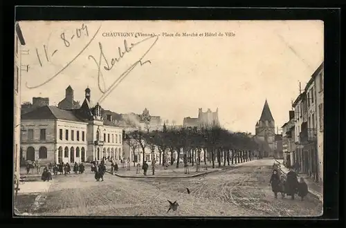 AK Chauvigny, Place du Marché et Hotel de Ville