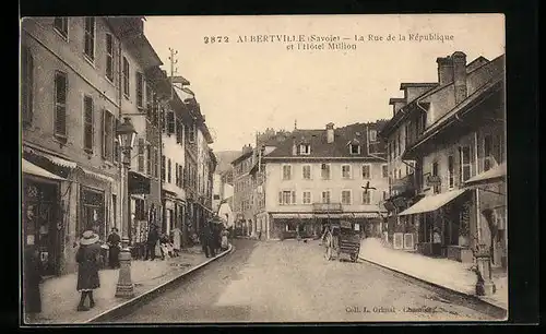 AK Albertville, La Rue de la République et l`Hotel Million