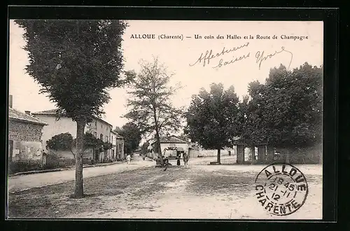 AK Alloue, Un coin des Halles et la Route de Champagne