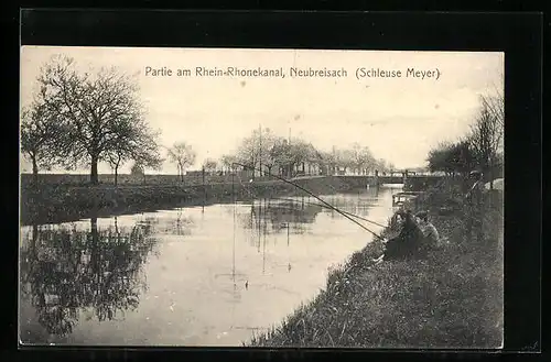 AK Neubreisach, Schleuse Meyer, Partie am Rhein-Rhonekanal mit Anglern