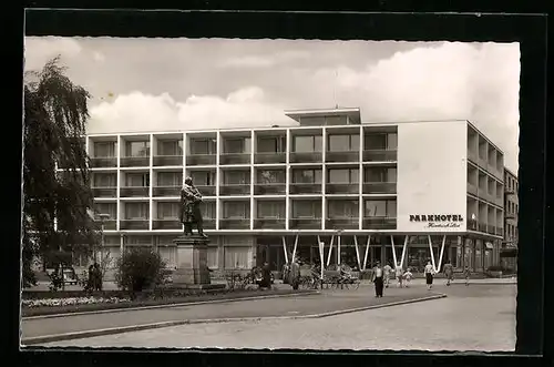 AK Reutlingen, Parkhotel Friedrich List mit Denkmal