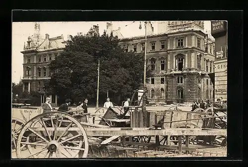 Foto-AK Wien, Fuhrwerke am Eingang zur Lerchenfelderstrasse