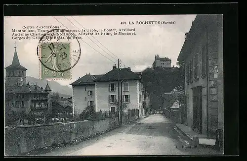 AK La Rochette, Strassenpartie mit Blick zum Schloss