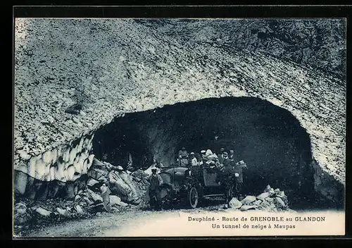 AK Grenoble, Un tunnel de neige a maupas au Glandon