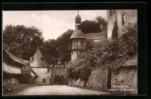 AK Rochsburg i. Sa., Schlosshof mit Wehrgang