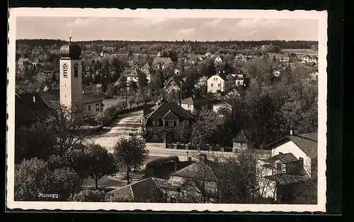 AK Planegg, Ortsansicht mit Strassenkreuzung und Kirche aus der Vogelschau