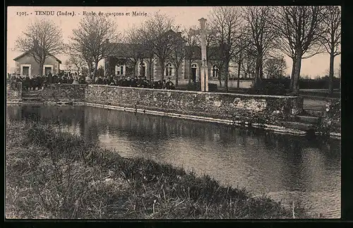 AK Tendu, Ecole de garcons et Mairie