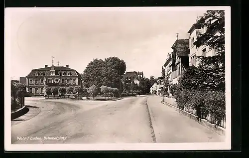 AK Wehr /Baden, Bahnhofplatz mit Strassenpartie