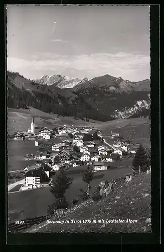 AK Berwang, Ort mit Blick auf die Lechtaler Alpen