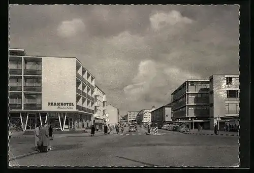 AK Reutlingen, Karlstrasse mit Parkhotel Friedrich List und Kaufhaus Merkur