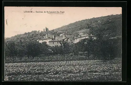 AK Saint-Laurent-du-Pape, Ortsansicht am Berg