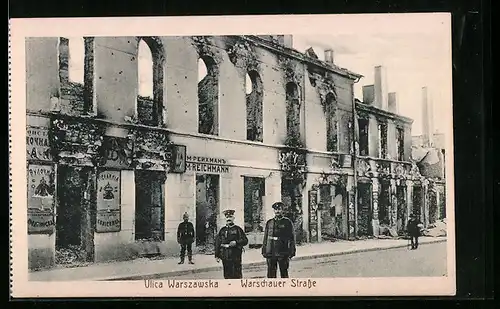 AK Ostrowo, Warschauer Strasse, Soldaten in Uniform