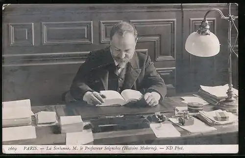 AK Paris, La Sorbonne, M. le Professeur Seignobos