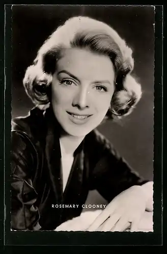 AK Schauspielerin Rosemary Clooney mit freundlichem Lächeln