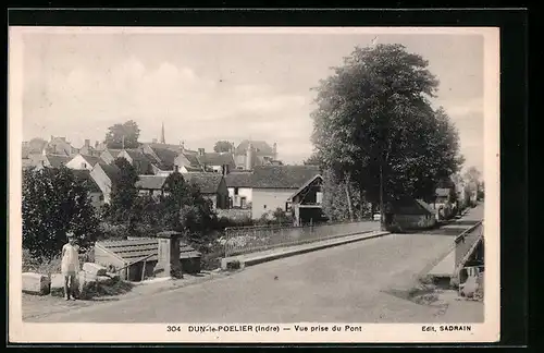 AK Dun-le-Poelier, Vue prise du Pont