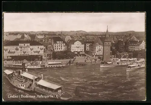 AK Lindau i. Bodensee, Dampfer im Hafen, Blick auf die Stadt