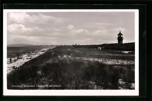 AK Neuendorf, Ostseebad, Leuchtturm mit Strand