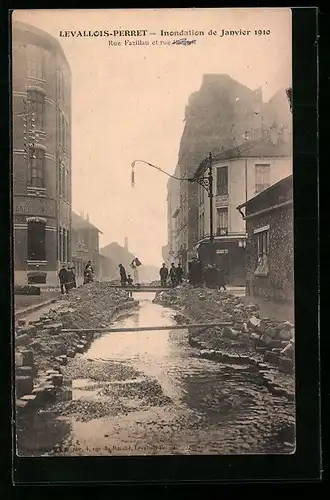 AK Levallois-Perret, Inondation de Janvier 1910, Rue Fazillau