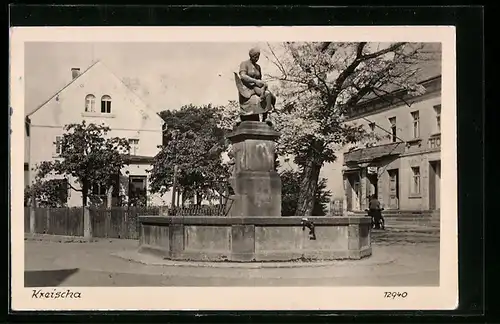 AK Kreischa, Platz mit Brunnendenkmal