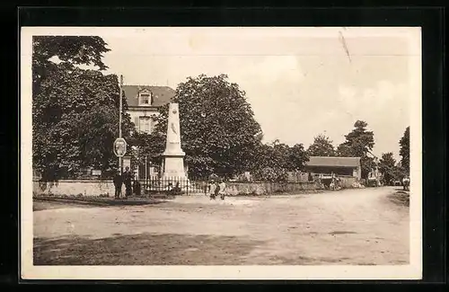 AK St-Sulpice-le-Dunois, La Mairie et le Monument