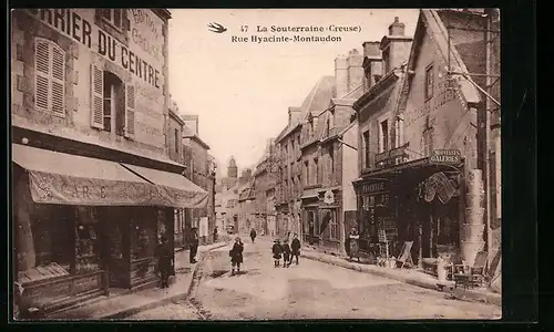 AK La Souterraine, Rue Hyacinte-Montaudon, Strassenpartie