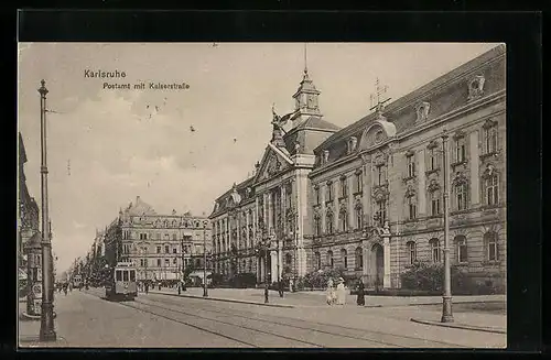 AK Karlsruhe, Strassenbahn vor dem Postamt