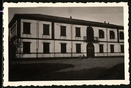 Fotografie unbekannter Fotograf, Ansicht Bastia, Villa im Ort