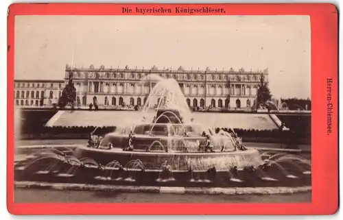 Fotografie Stephan Luger, München, Ansicht Herrenchiemsee, Blick über den Springbrunnen nach dem Schloss