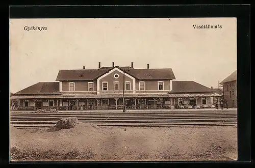 AK Gyékényes, Vasútállomás, Bahnhof im Abendlicht