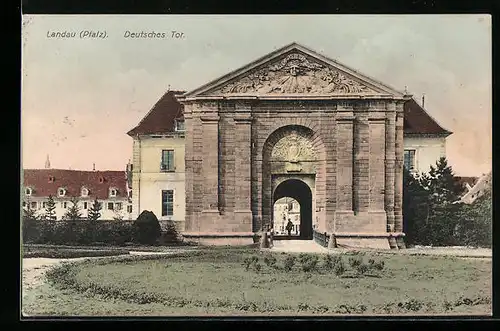 AK Landau / Pfalz, Deutsches Tor mit Blick durch den Durchgang