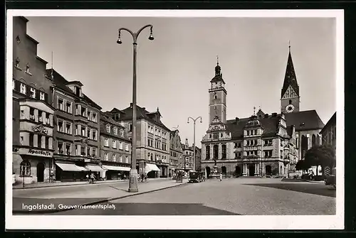 AK Ingolstadt, am Gouvernementsplatz mit Blick auf Rathaus und Kirche