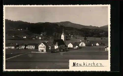 AK Neukirchen, Ortsansicht mit Kirche