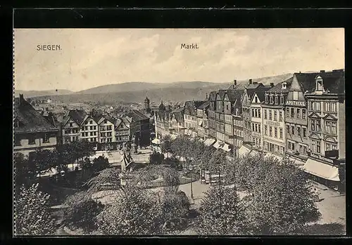 AK Siegen, Markt mit Geschäften, Apotheke und Denkmal