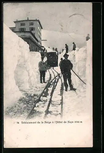 AK Rochers-de-Naye, Déblaiement de la Neige à L`Hotel de Naye, Verschneite Eisenbahn