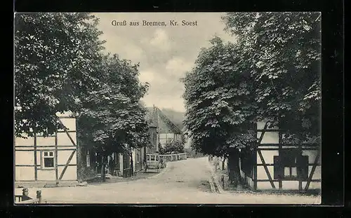 AK Bremen /Kr. Soest, Kleine Strassenpartie mit Fachwerk