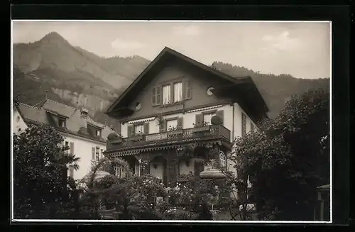 AK Vitznau, Pension Braun mit Garten und Bergpanorama, 1932