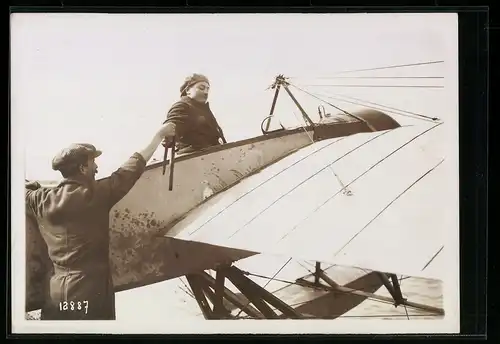 Fotografie M. Rol, Paris, Ansicht Marseille, Garros et Morane avant de prendre le depart pour Monaco