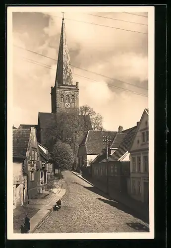 AK Bergen a. Rügen, Blick in die Kirchenstrasse